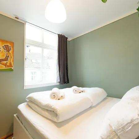 Apartment Unique Relaxed Corner Flat In