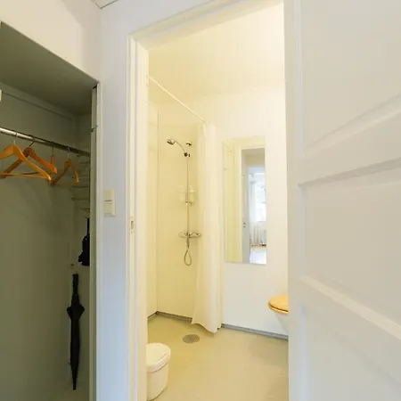 Unique Relaxed Corner Flat In * Bergen