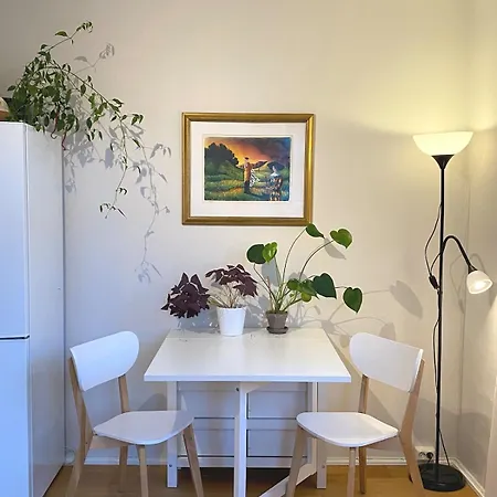 Unique Relaxed Corner Flat In * Bergen