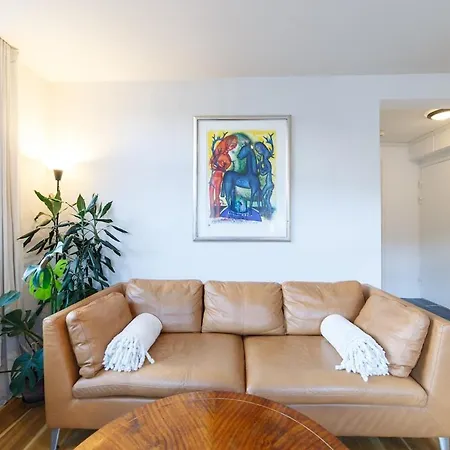 Apartment Unique Relaxed Corner Flat In