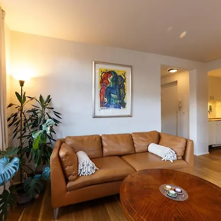 Unique Relaxed Corner Flat In * Bergen